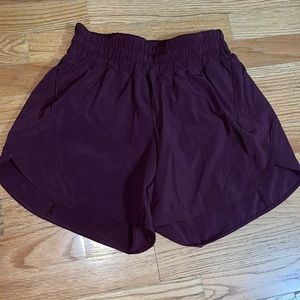 Lululemon “Track that” short 5”